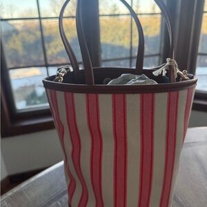 Striped Red Pink and White Tote bucket Bag removable straps new